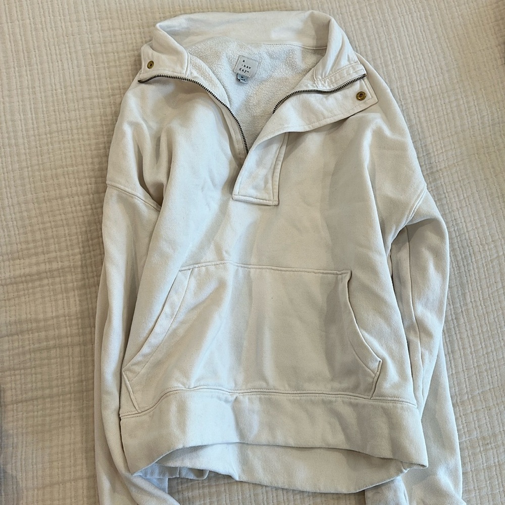 White pullover